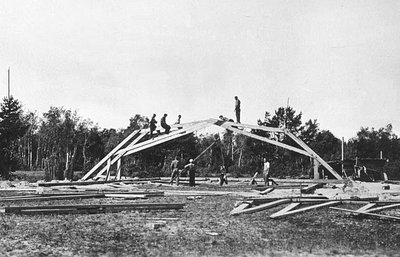 Начало строительства ангара, 1933г.