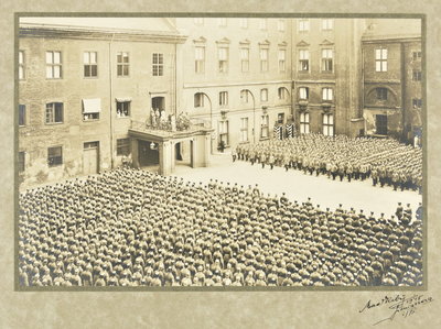 Koenigsberg - Schlosshof, 1915.jpg