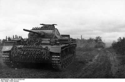 Bundesarchiv_Bild_101I-218-0524-06,_Russland-Sud_(Don,_Stalingrad),_Panzer_III.jpg