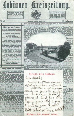 Коллаж: фото улицы в Лабиау на фоне газеты за 24 июня 1902 года