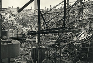 Разрушеный цех завода в Бремене, 1945 год