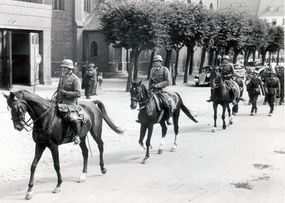 Officers of III.Infanterie-Regiment 22 in horseback, Gumbinnen, 1938.jpg