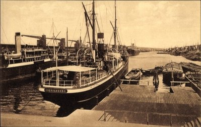 Stettin, Dampfer Königsberg im Freihafen.jpg