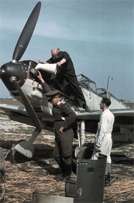 Pages-from-Luftwaffe_Im_Focus_-_Spezial_No1_In_colour.jpg