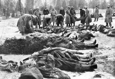 Похороны немецких солдат, погибших в Восточной Пруссии.jpg