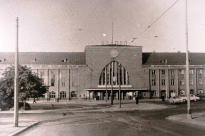 Южный вокзал 1963 Марк Шальнев.jpg
