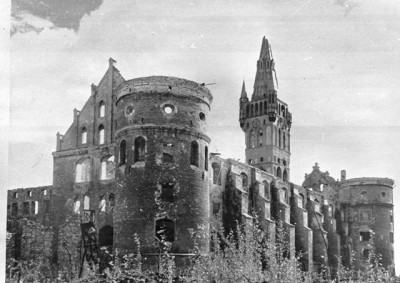 Бахтин А.П. (пересъемка), Руины замка, 1946